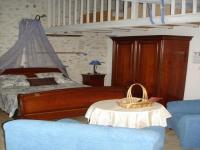 Location de particuliers � particuliers La Charentaise Entre saintes et Cognac Chambres d'hotes Charente maritime photo 4