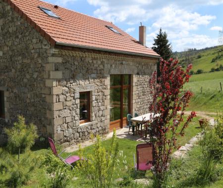 Location de particuliers � particuliers gite le GRENIER en pleine nature  G�te Haute loire