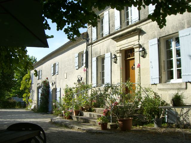 Location de particuliers � particuliers Les Chambres des Bujours - Chambres d'h�tes � proximit� de Saintes Chambres d'hotes Charente maritime