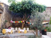 Location de particuliers � particuliers Table d'h�te et chambres d'h�tes dans maison languedocienne  Chambres d'hotes H�rault photo 2