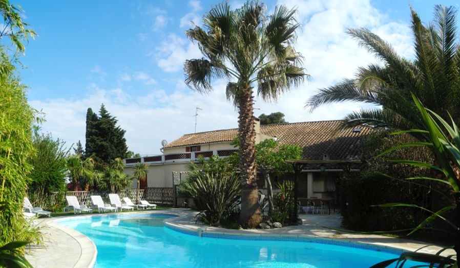 Location de particuliers � particuliers l' Oasis location vacances 16 personnes Location saisonni�re Aude