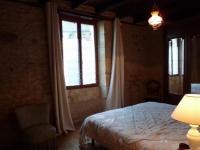 Location de particuliers � particuliers La Crois�e verte, au coeur des P�rigord pourpre, blanc et noir Location saisonni�re Dordogne photo 5