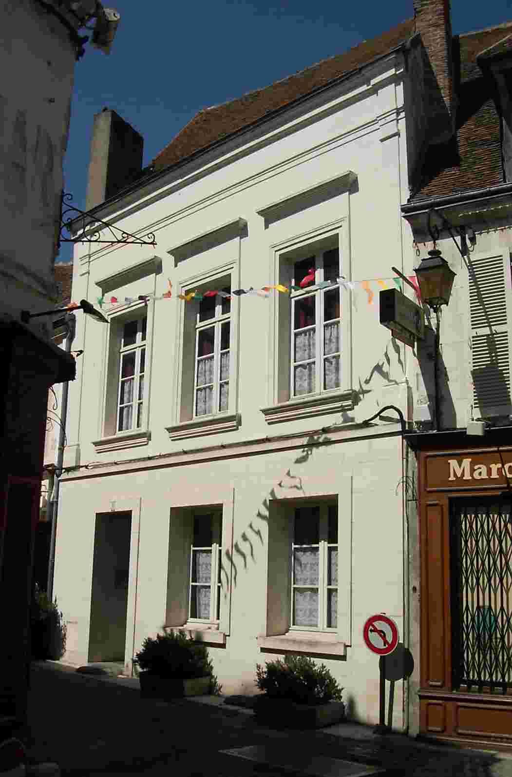 Location de particuliers � particuliers Villa Perenne, en plein coeur du centre ville m�di�val de Saint Aignan sur Cher G�te Loir et Cher