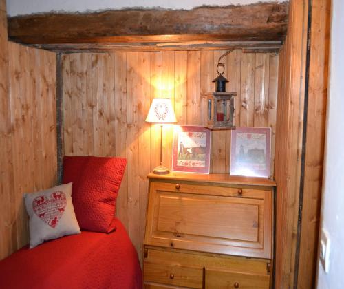 Location de particuliers � particuliers Les volets rouges-G�te en Haute Loire Location saisonni�re Haute loire