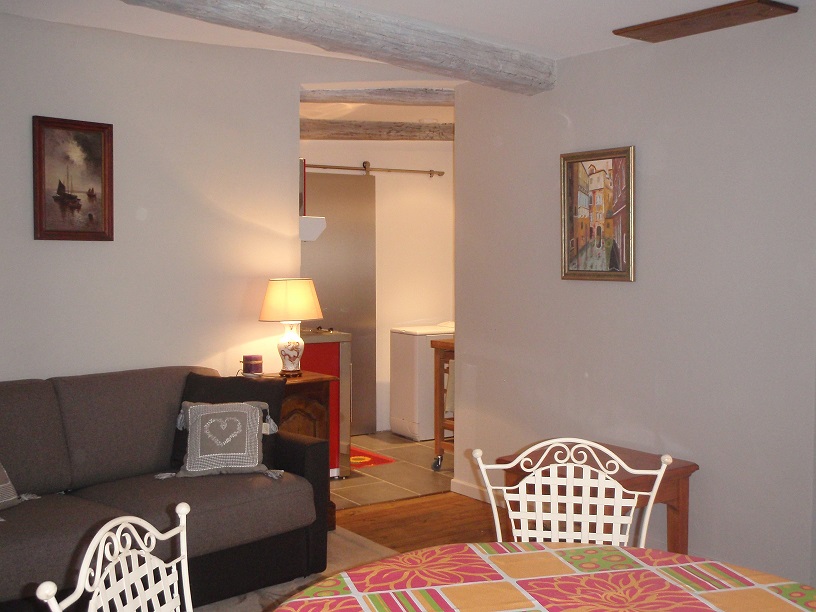 Location de particuliers � particuliers BARGEMON joli studio 3* BOX WIFI ANCV du village m�di�val entre Gorges du Verdon et M�diterran�e Location saisonni�re Var