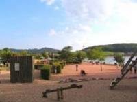 Location de particuliers � particuliers Location week end et vacances face au lac et au ch�teau de La Clayette Chalet Sa�ne et Loire photo 10