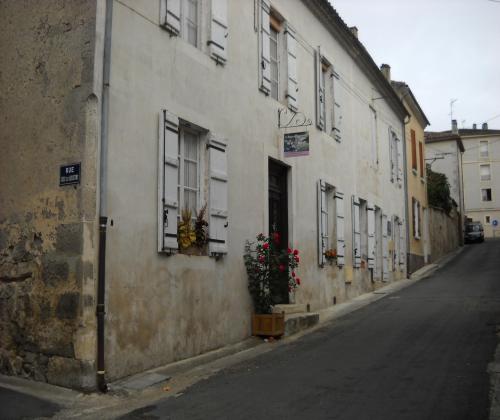 Location de particuliers � particuliers La maison du bouchonnier G�te dans une petite ville m�di�vale G�te Lot et Garonne