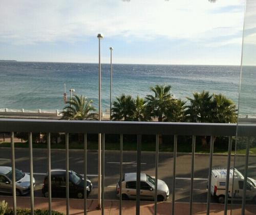 Location de particuliers � particuliers Beau studio 35m2 cannes acc�s direct mer Location saisonni�re Alpes maritimes