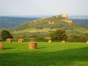 Location de particuliers � particuliers La Grange du Bois vue exceptionnelle sur la roche de Solutr� et le Grand Site Chambres d'hotes Sa�ne et Loire photo 2