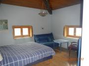Location de particuliers � particuliers La Grange du Bois vue exceptionnelle sur la roche de Solutr� et le Grand Site Chambres d'hotes Sa�ne et Loire photo 4