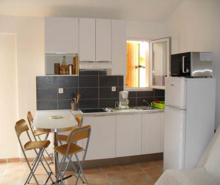 Location de particuliers � particuliers T1 (32m2)climatis� entre mer et campagne Location saisonni�re Var