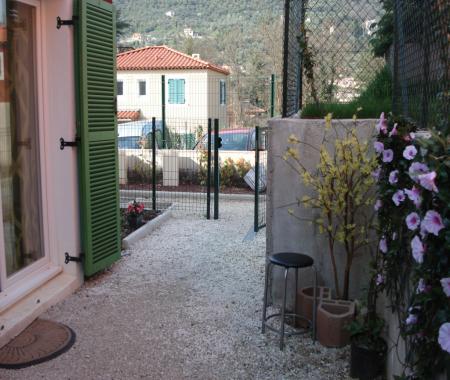 Location de particuliers � particuliers Beau Studio neuf avec jardin, pr�s Menton Location saisonni�re Alpes maritimes