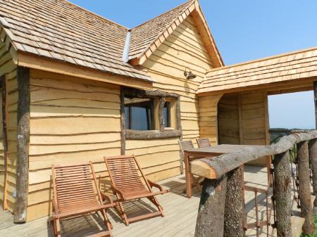 Location de particuliers � particuliers Cabane insolite Carcassonne Saissac sur la route du pays cathare vue panoramique G�te Aude