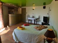 Location de particuliers � particuliers Chambres d'h�tes l'hacienda sur les hauteurs de Six-Fours � 15 minutes � pied des plages Chambres d'hotes Var photo 7