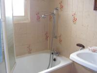 Location de particuliers � particuliers -2 chambres villa tout confort avec piscine enfants Location saisonni�re Puy de D�me photo 3