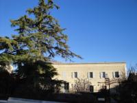 Location g�te, chambres d'hotes Maison d'Hotes Le Cedre, surplombent les collines et les vignes dans le d�partement Gard 30