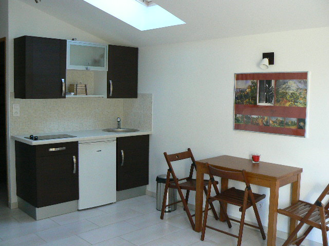 Location de particuliers � particuliers studio 4 personnes � aix en Provence Location saisonni�re Bouches du rh�ne