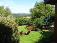 Location de particuliers � particuliers Bienvenue � Montarlet belle vue  Chambres d'hotes Puy de D�me photo 3