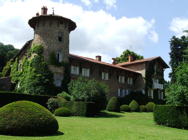 Location de particuliers � particuliers Manoir de Tourville, dans un grand parc au coeur des monts du Lyonnais Chambres d'hotes Rh�ne
