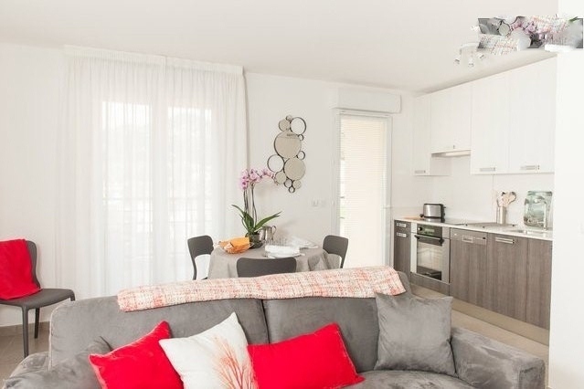 Location de particuliers � particuliers NICE F2 standing, calme, lumineux, belle vue Location saisonni�re Alpes maritimes