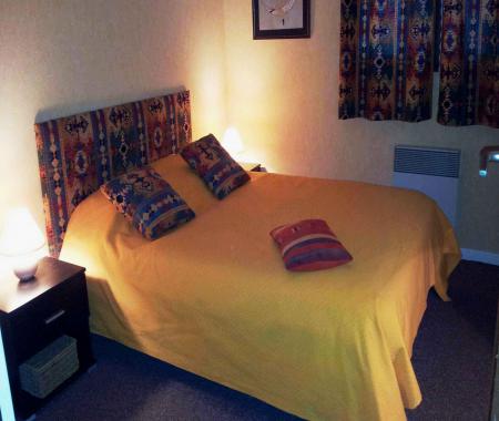 Location de particuliers � particuliers SAINT-CYR SUR MER - G�te ou Chambre d'H�tes + s�jour-cuisine proche de la mer, Vue panoramique sans vis-�-vis Location saisonni�re Var
