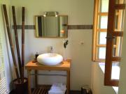 Location de particuliers � particuliers Le Pavilon Math�o, Son jacuzzi, jolie vue sur la tour et le parc du domaine G�te Gard photo 6