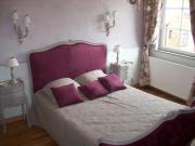 Location g�te, chambres d'hotes AUX ANNEES FOLLES, beau village m&eacute;di&eacute;val, dans le quartier des arts dans le d�partement Sa�ne et Loire 71