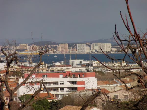 Location de particuliers � particuliers Confortable f2 dans villa a la mer Location saisonni�re Var