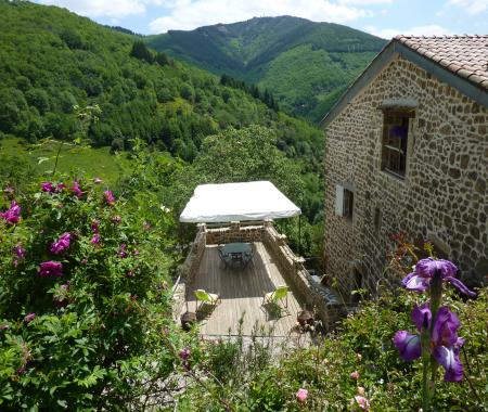 Location de particuliers � particuliers La CALADE en plein c�ur du Parc Naturel R�gional des Monts d�Ard�che Chambres d'hotes Ard�che