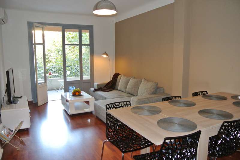 Location de particuliers � particuliers CANNES - Centre ville - boulevard carnot 4p 90m�-6pers 800�/sem Location saisonni�re Alpes maritimes