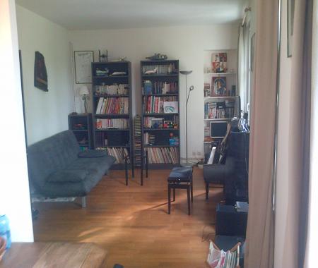Location de particuliers � particuliers A louer studio a cot� du bassin de la villette en juillet Location saisonni�re Paris