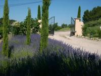 Location de particuliers � particuliers Jardin d'antan avec vue panoramique sur les vignes et montagne Chambres d'hotes Vaucluse photo 9
