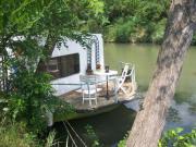 Location g�te, chambres d'hotes Bateau Studio enti&egrave;rement &eacute;quip&eacute; Proche CAP D'AGDE (Canal du Midi) dans le d�partement H�rault 34