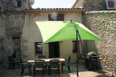 Location de particuliers � particuliers MAISON DE CAMPAGNE environnement calme et reposant. Location saisonni�re Vaucluse