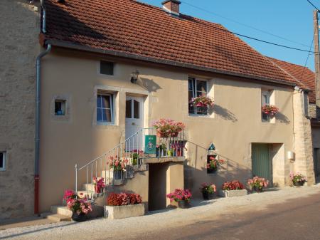 Location de particuliers � particuliers GITE GES ROCHES village tranquille de l'Auxois G�te C�te d'or