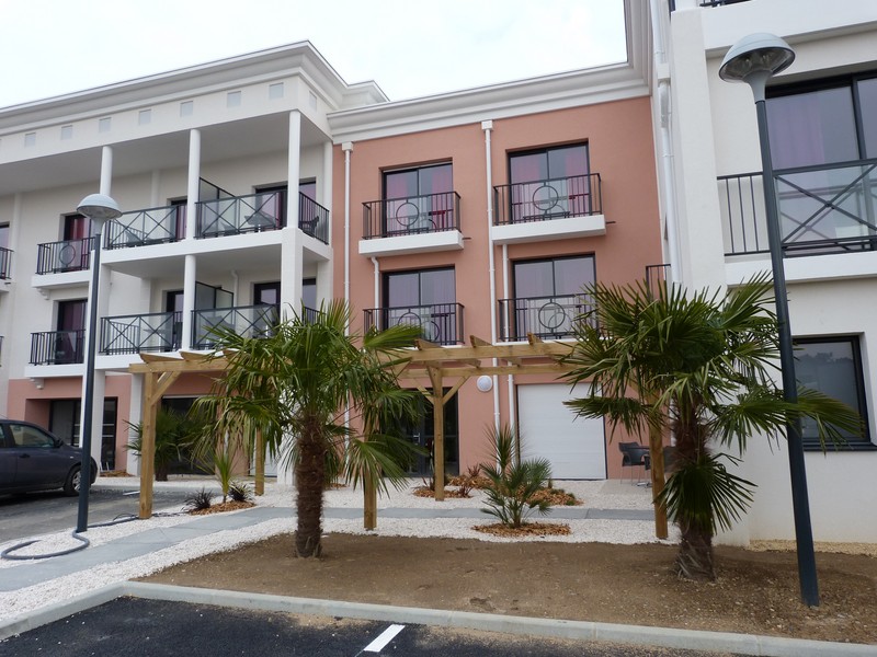 Location de particuliers � particuliers ADONIS LA BAULE � seulement 800 m�tres de la plage H�tel Loire Atlantique