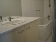 Location de particuliers � particuliers Vichy - � LE CARLTON � - F1 bis , face au parc thermal Location saisonni�re Allier photo 9