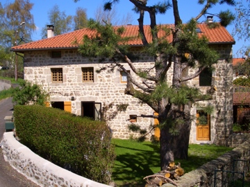 Location de particuliers � particuliers GITE LOIRE FOREZ sur les monts du Forez G�te Loire