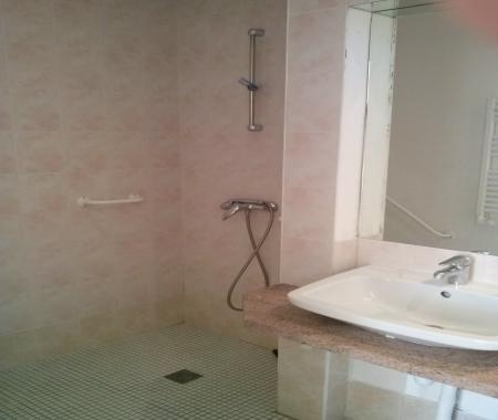 Location de particuliers � particuliers Appartements 2-4 personnes dans r�sidence h�teli�re centre lamalou les bains acc�s handicap�s H�tel H�rault