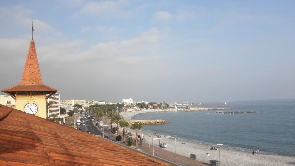 Location de particuliers � particuliers Appartment 2 pi�ces VUE MER Location saisonni�re Alpes maritimes