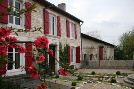Location de particuliers � particuliers Les 3 officiers proche Verdun, lac de Madine, Hattonch�tel et des sites 14/18 Chambres d'hotes Meuse