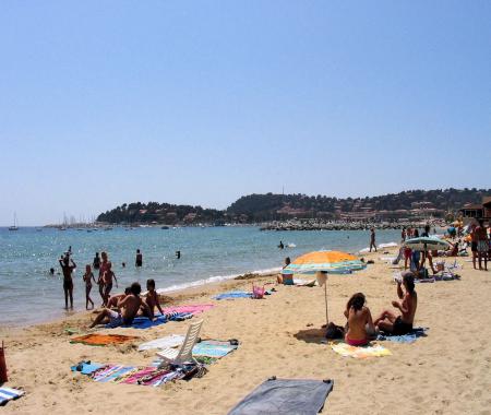 Location de particuliers � particuliers Cavalaire:Appt 4 Personnes.Belle vue mer Location saisonni�re Var