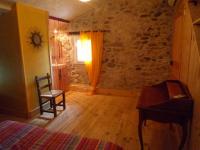 Location de particuliers � particuliers Gite � la ferme 6 personnes piscine Vallon Pont d'Arc G�te Ard�che photo 3
