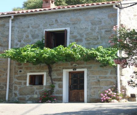Location de particuliers � particuliers Joli appartement dans maison en campagne au coeur de la Rocca Location saisonni�re Corse du Sud