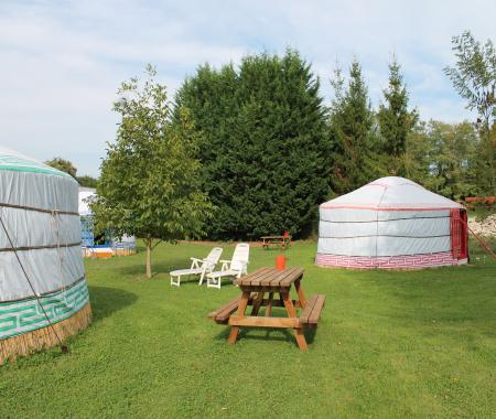 Location de particuliers � particuliers Les yourtes Bourcominoises dans un parc arbor�  Chambres d'hotes Aisne