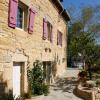 Location de particuliers � particuliers Au Pied du Truc  vue exceptionnelle Chambres d'hotes Loz�re