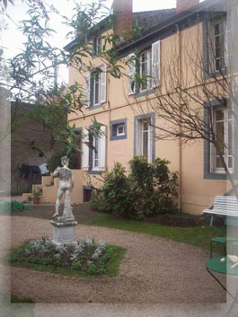 Location de particuliers � particuliers PROPRIETE CHARBAYMOND Chambres d'hotes Puy de D�me