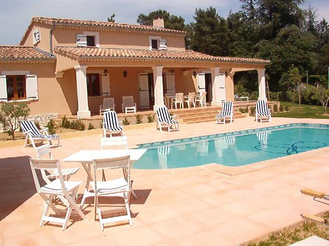 Location de particuliers � particuliers VILLA PISCINE EN PROVENCE 10 PERSONNES Location saisonni�re Gard