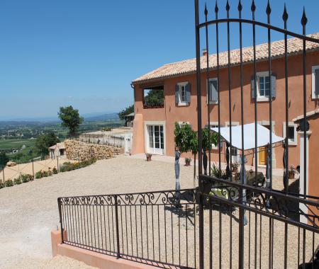 Location de particuliers � particuliers Grand Mas avec piscine vue panoramique � 240m d�altitude  Location saisonni�re Vaucluse