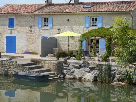 Location de particuliers � particuliers MARAIS POITEVIN G�te***P�che sur place,barque,v�los,Wifi,chemin�e,BBQ,plancha Location saisonni�re Vend�e